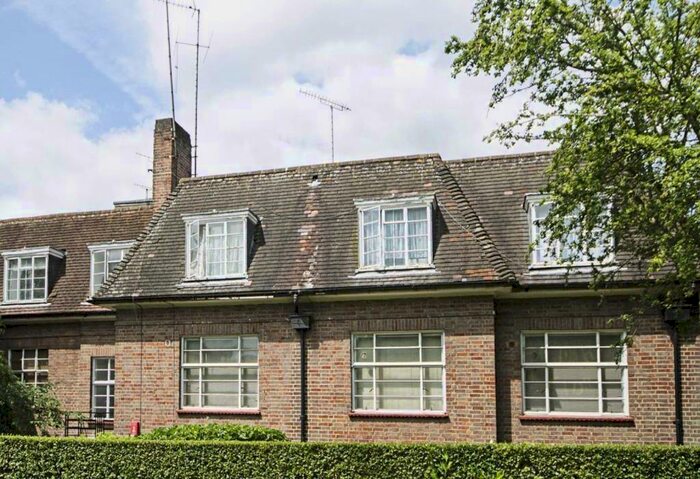 3 Bedroom Apartment To Rent In Brookland Rise, Hampstead Garden Suburb, NW11