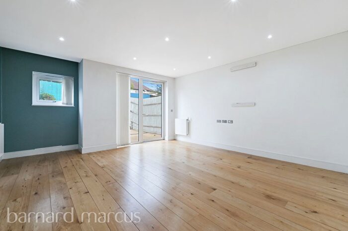 4 Bedroom Town House To Rent In Silverworks Close, London, NW9