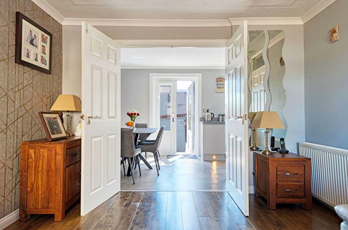 3 Bedroom Terraced House For Sale In St. Giles Way, Hamilton, ML3