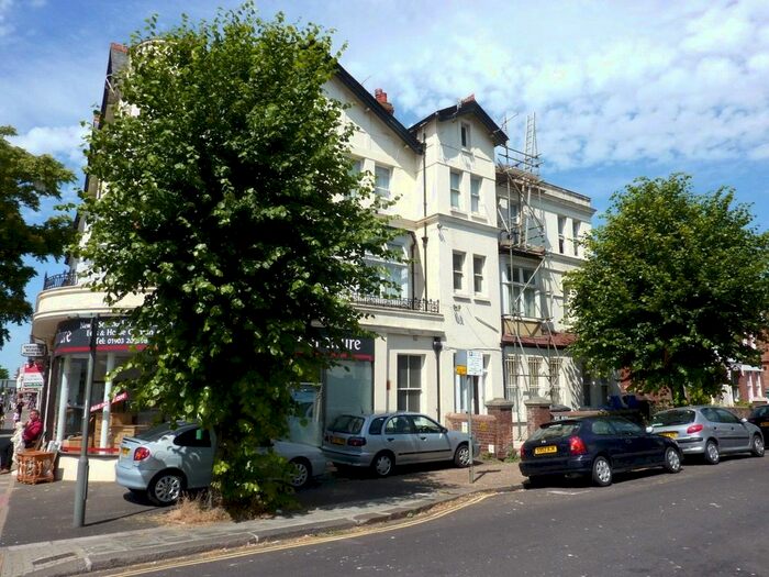 1 Bedroom Flat To Rent In Brighton Road, Worthing, West Sussex, BN11