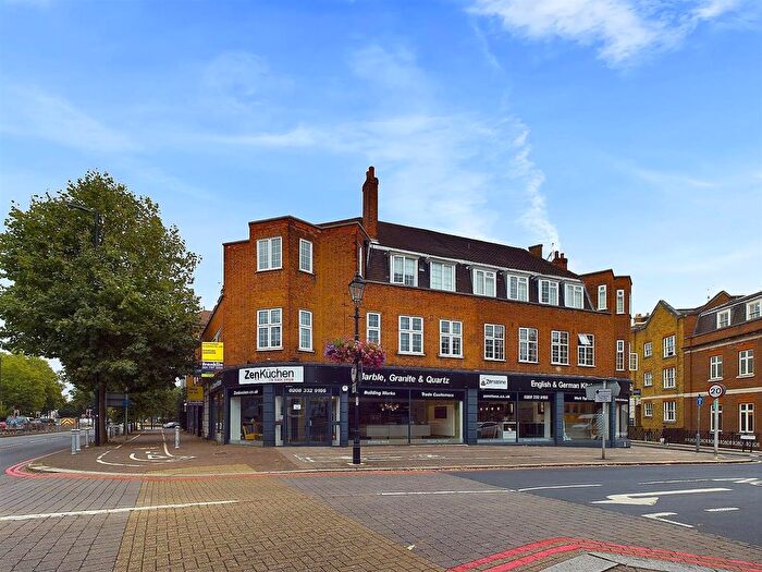 2 Bedroom Flat To Rent In Twickenham Road, Richmond, TW9