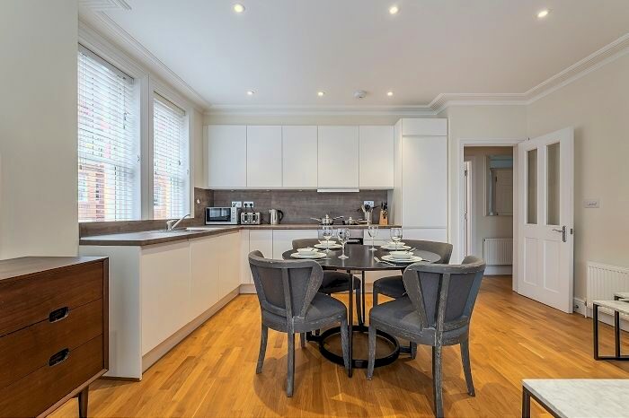 3 Bedroom Flat To Rent In King Street, London, W6