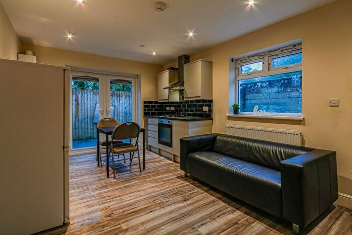 2 Bedroom Private Halls To Rent In Colum Road, Cathays, CF10