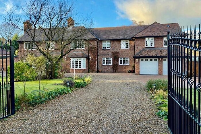 7 Bedroom Detached House For Sale In Quarry Road East, Heswall, CH61