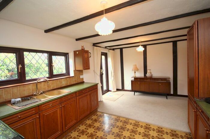 2 Bedroom Semi-Detached House For Sale In Lower Green, Leigh, Tonbridge, TN11