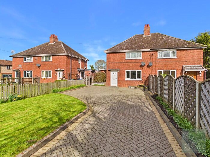 2 Bedroom Semi-Detached House For Sale In Skinners Lane, Metfield, IP20