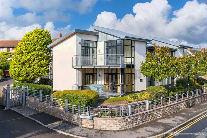 2 Bedroom Flat To Rent In Y Cerigos, Barry, Vale Of Glamorgan, CF62