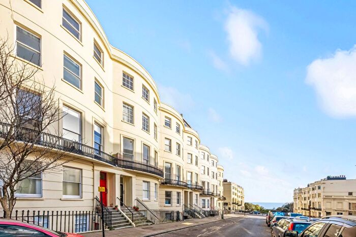 3 Bedroom Flat For Sale In Brunswick Place, Hove, BN3