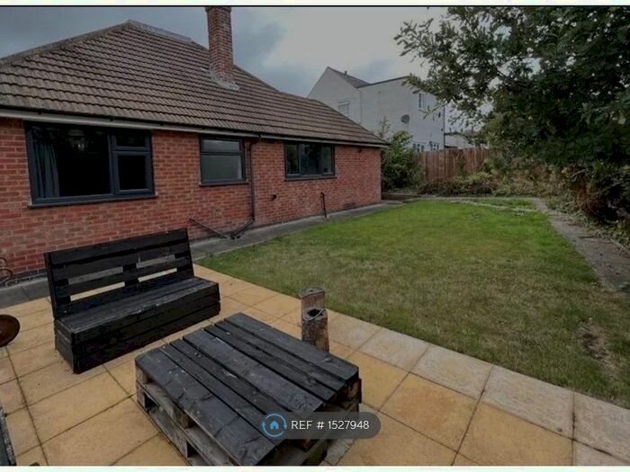 2 Bedroom Bungalow To Rent In Wayside Drive, Oadby, Leicester, LE2