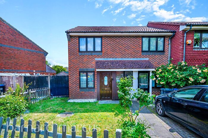 2 Bedroom End Of Terrace House For Sale In Bennetts Close, Mitcham, CR4