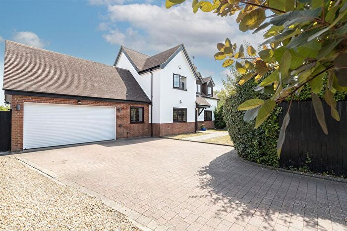 4 Bedroom Detached House For Sale In Lybury Lane, Redbourn, St. Albans, AL3