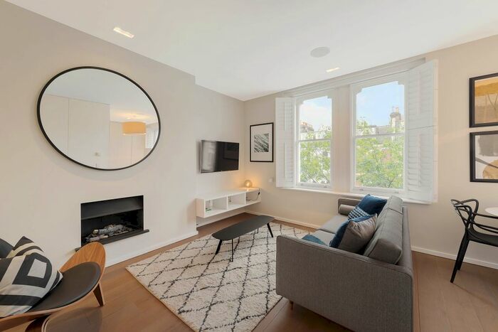 2 Bedroom Flat For Sale In Sinclair Road, London, W14