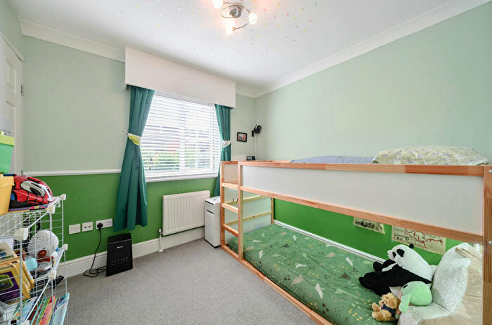 4 Bedroom Detached House For Sale In Southcote Park, Camberley, Surrey, GU15