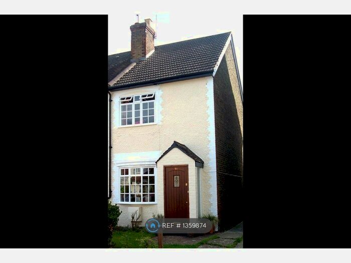 2 Bedroom Semi-Detached House To Rent In Chestnut Road, Horley, RH6