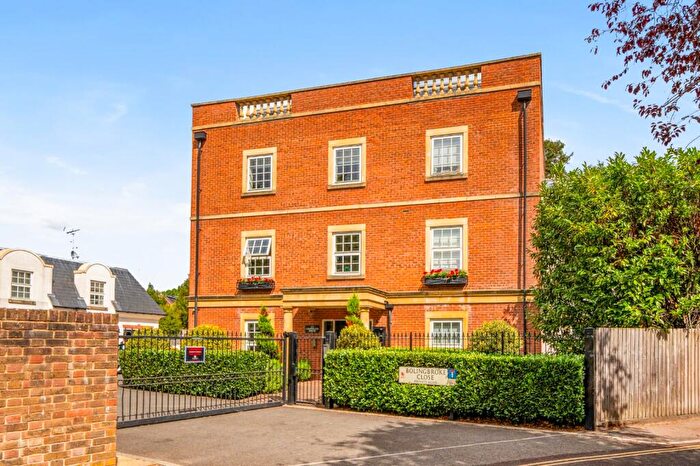 3 Bedroom Flat For Sale In Lightoller House, Bolingbroke Close, EN4