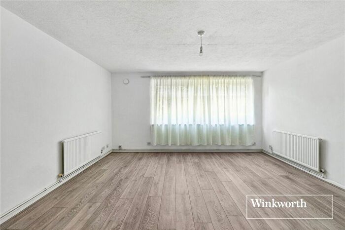 2 Bedroom Apartment To Rent In Dollis Avenue, Finchley, London, N3