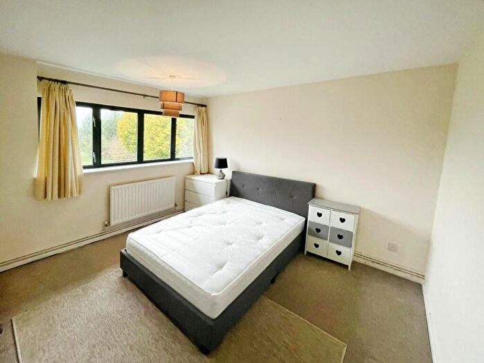 2 Bedroom Apartment To Rent In Tiddington Road, Stratford-Upon-Avon, CV37