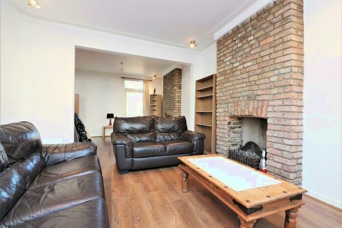 3 Bedroom End Of Terrace House To Rent In Longhurst Road, Hither Green, SE13