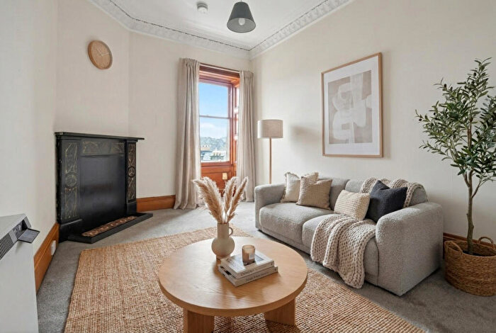 1 Bedroom Flat For Sale In Raeburn Place, Edinburgh, EH4