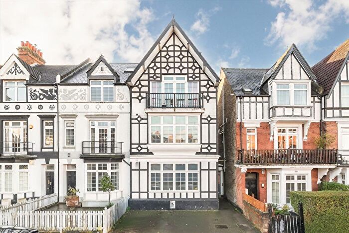 1 Bedroom Flat For Sale In Sternhold Avenue, Streatham Hill, SW2