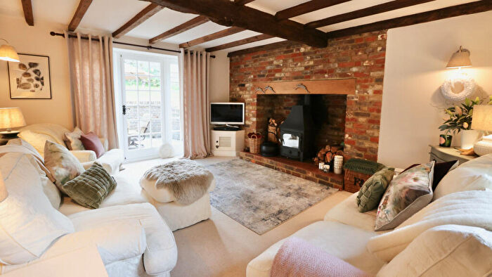 2 Bedroom Cottage To Rent In Chapel Hill, Princes Risborough, HP27
