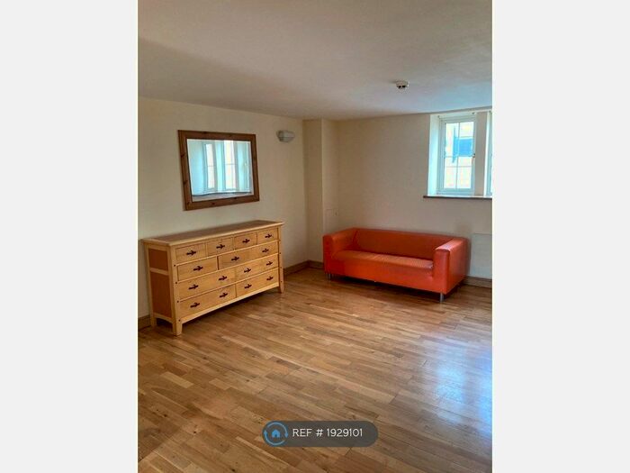 1 Bedroom Flat To Rent In Milnrow Rochdale, Milnrow, Rochdale, OL16