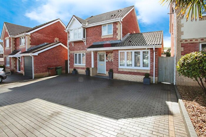 3 Bedroom Detached House For Sale In Clos Gwaun Gledyr, Caerphilly, CF83