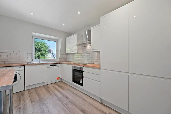 2 Bedroom Flat To Rent In Sinclair Road, London, W14