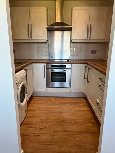 2 Bedroom Flat To Rent In Mountjoy Road, Huddersfield, HD1