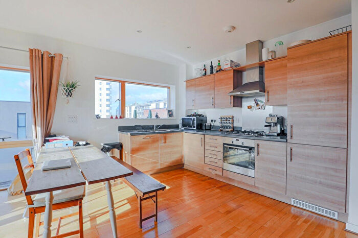 1 Bedroom Apartment To Rent In Dalston Lane, London, E8