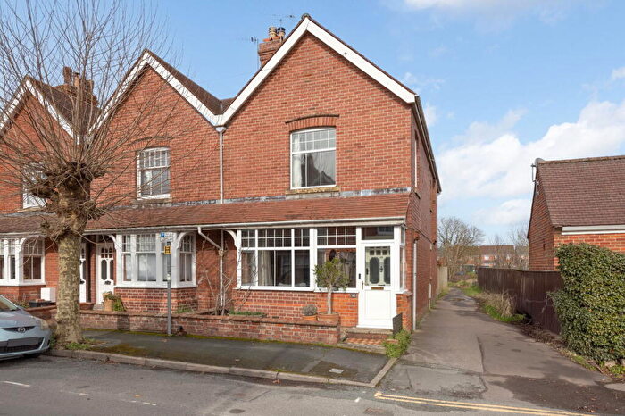 3 Bedroom End Of Terrace House For Sale In Victoria Road, Devizes, Wiltshire, SN10