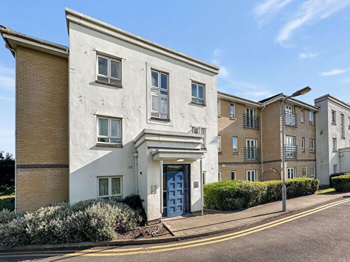 2 Bedroom Apartment For Sale In Sovereign Heights, Slough, Berkshire, SL3