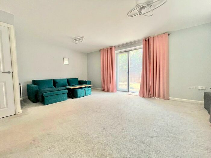 4 Bedroom Detached House For Sale In Roebuck Road, StratfordUponAvon