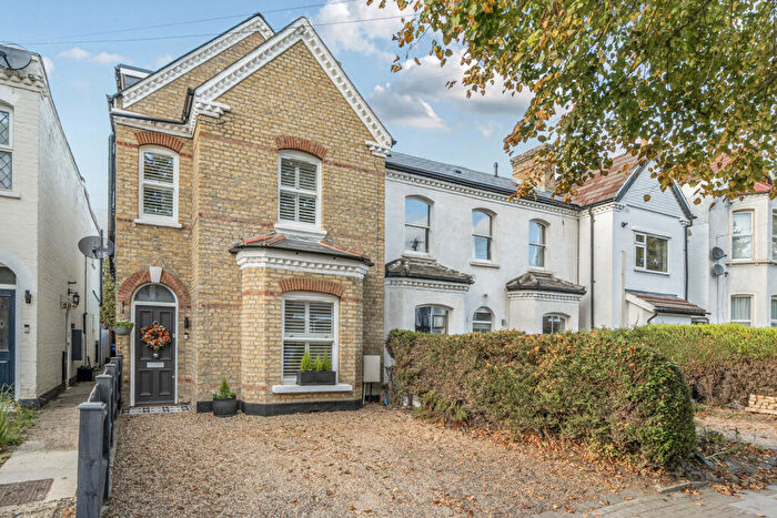 3 Bedroom End Of Terrace House For Sale In Ravenscroft Road, Beckenham, BR3