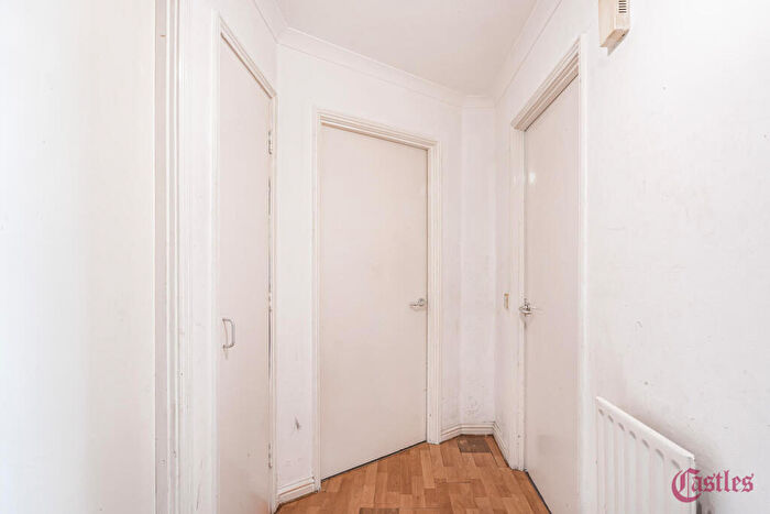 1 Bedroom Flat For Sale In Semley Gate, London, E9 - Photo 5