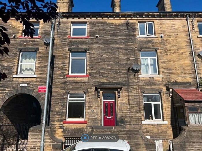 2 Bedroom Terraced House To Rent In West View, Sowerby Bridge, HX6