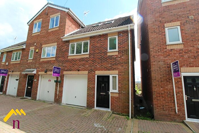 3 Bedroom Town House To Rent In Barnburgh Court, Goldthorpe, S63