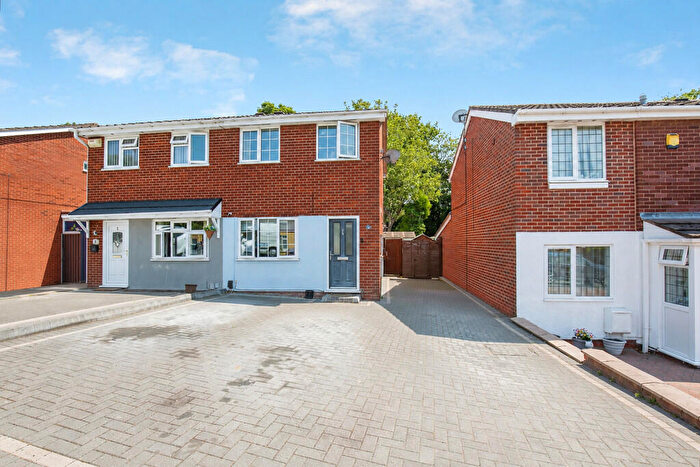 3 Bedroom Semi Detached House For Sale In Hartleyburn, Wilnecote, B77