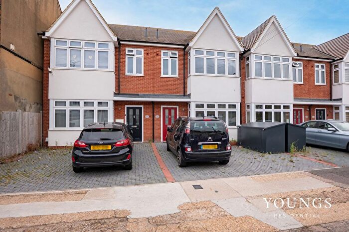 3 Bedroom Terraced House For Sale In Westborough Road, Westcliff-On-Sea, SS0