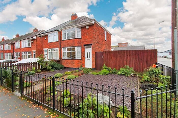 3 Bedroom Semi-Detached House To Rent In Thurcaston Road, Leicester, LE4