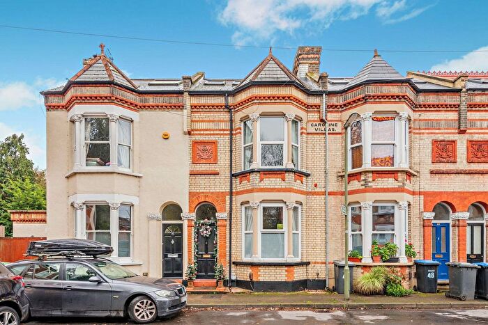 4 Bedroom Terraced House For Sale In Albert Road, Addlestone, KT15