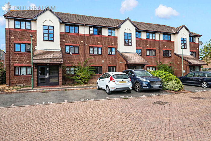 2 Bedroom Apartment For Sale In Foxglove Way, Hackbridge, SM6