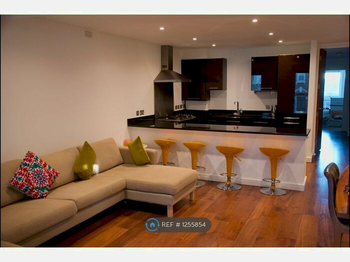 4 Bedroom Maisonette To Rent In Woolwich Road, London SE10