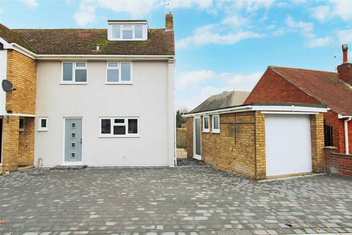 3 Bedroom Semi-Detached House To Rent In Holmoaks, Rainham, Gillingham ME8