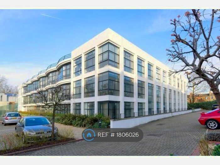 2 Bedroom Flat To Rent In St. Mary's Road, London, SE15