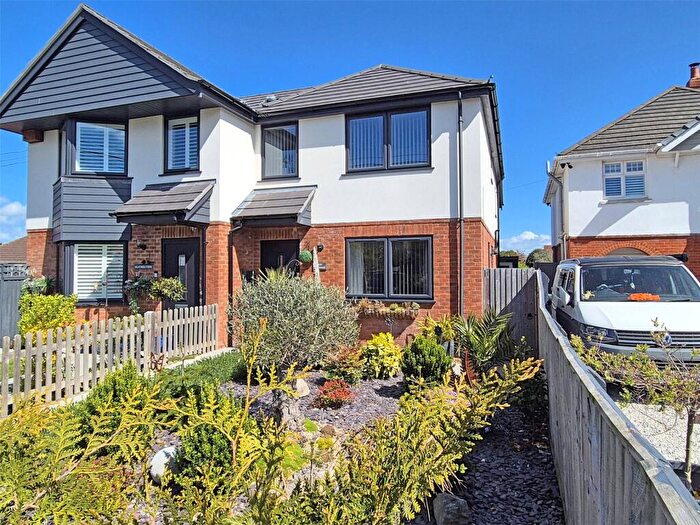 3 Bedroom Semi-Detached House For Sale In Station Road, New Milton, Hampshire, BH25