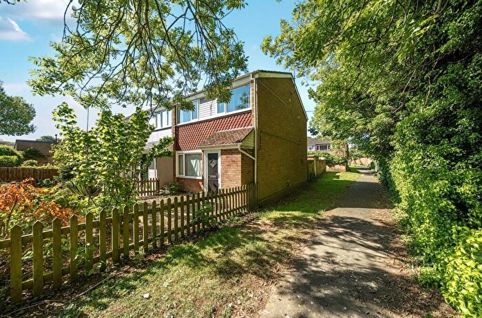 3 Bedroom End Of Terrace House For Sale In Collingwood Way, Daventry, NN11