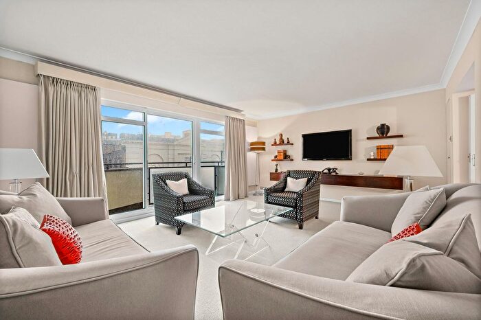 2 Bedroom Flat For Sale In Clifton Place, Hyde Park, W2