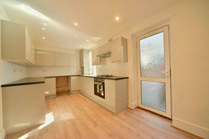 4 Bedroom Terraced House To Rent In Montagu Road, Edmonton, N18