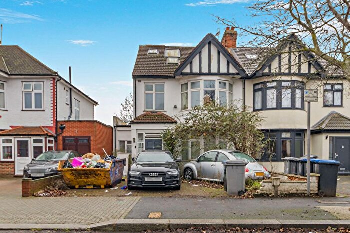 4 Bedroom Terraced House For Sale In Lennox Gardens, London, NW10
